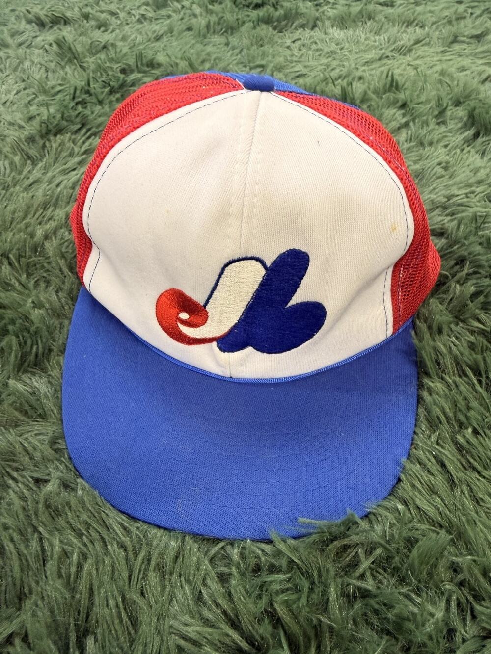 Vintage Montreal Expos MLB Baseball Snapback Hat Cap Red White Blue Mesh Trucker